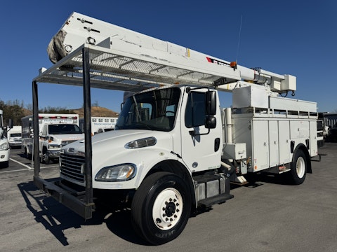 2015 FREIGHTLINER M2 - Image 1